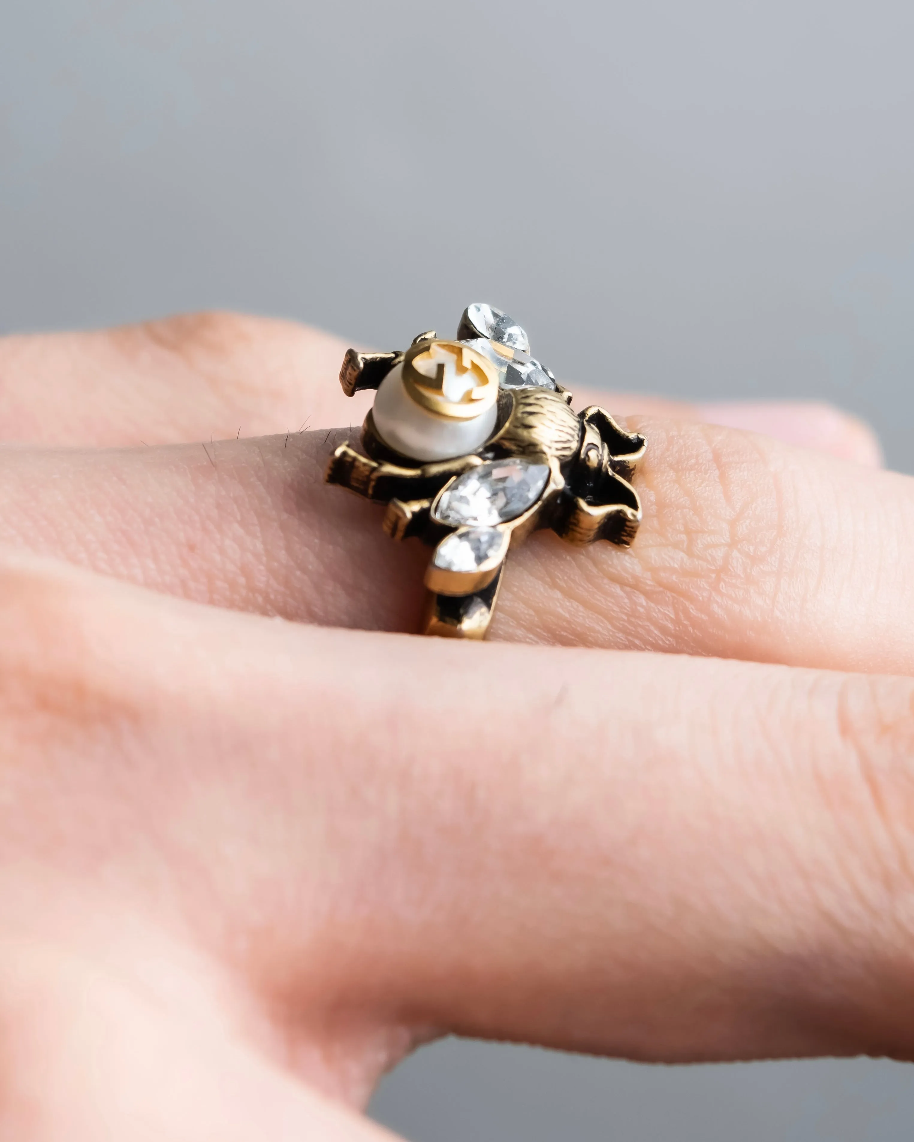 "GUCCI" Bee motif interlocking G ring