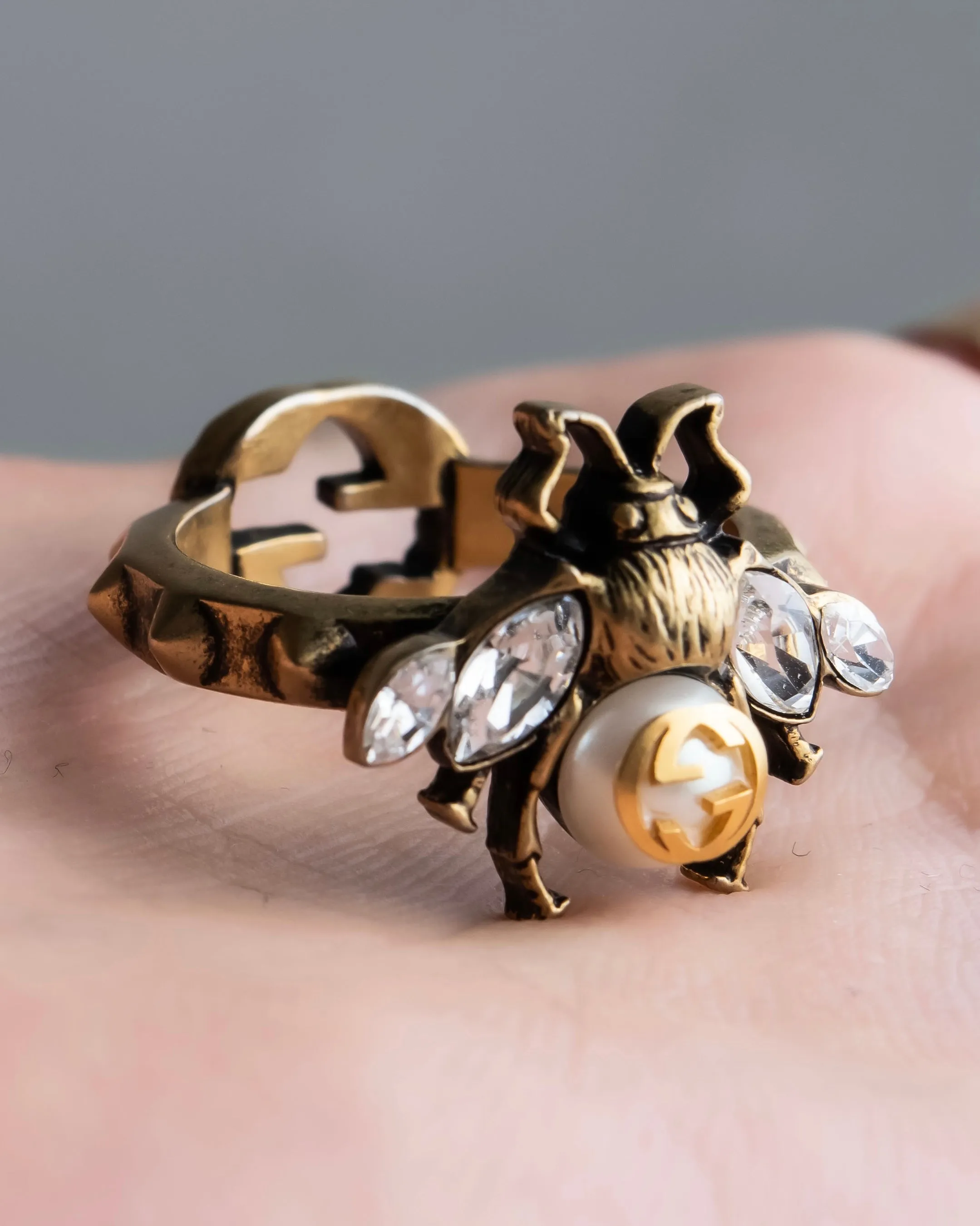 "GUCCI" Bee motif interlocking G ring